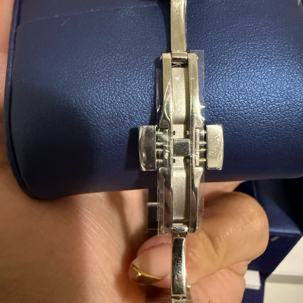 Swarovski Cosmopolitan Crystal watch - Picture 6 of 10